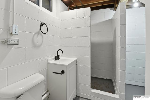 1424 O Street, Omaha, NE 68107