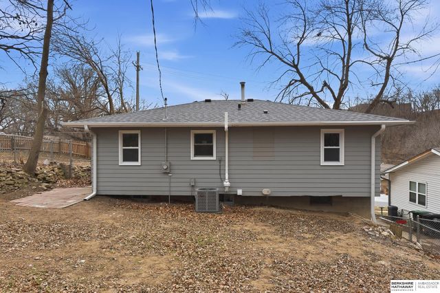 1424 O Street, Omaha, NE 68107