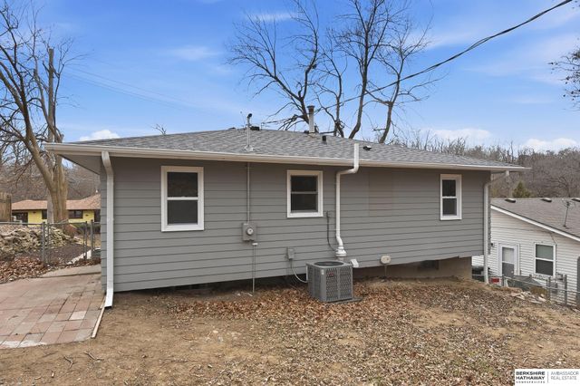 1424 O Street, Omaha, NE 68107