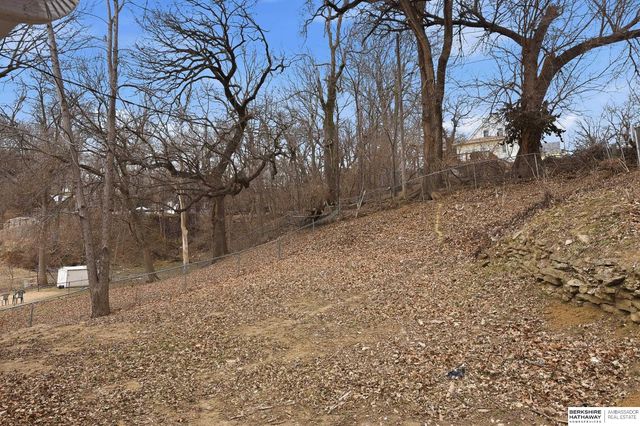 1424 O Street, Omaha, NE 68107