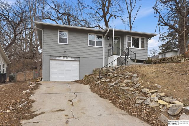 1424 O Street, Omaha, NE 68107