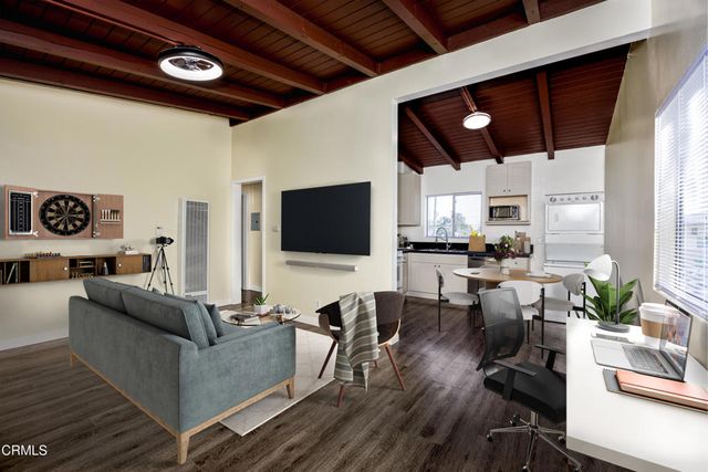 3620 S Budlong Avenue, Los Angeles, CA 90007