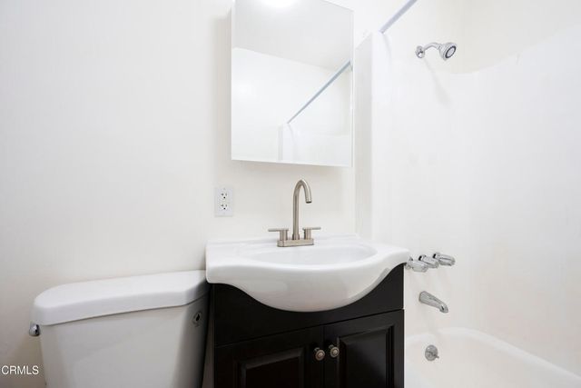 3620 S Budlong Avenue, Los Angeles, CA 90007