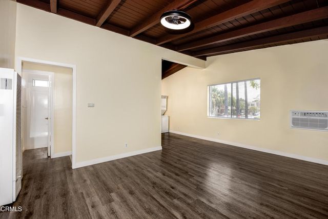3620 S Budlong Avenue, Los Angeles, CA 90007
