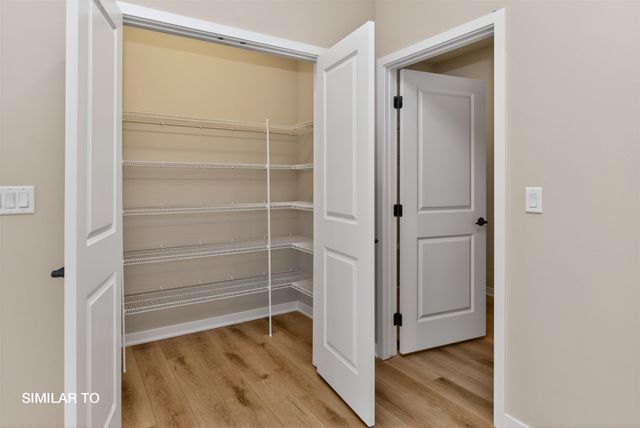 8137 Buckley Street, Johnston, IA 50131