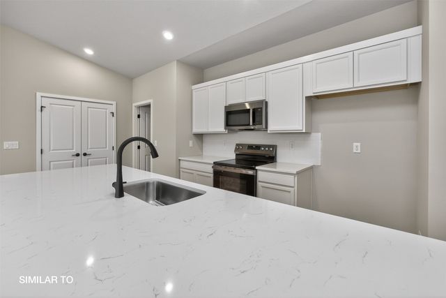 8137 Buckley Street, Johnston, IA 50131