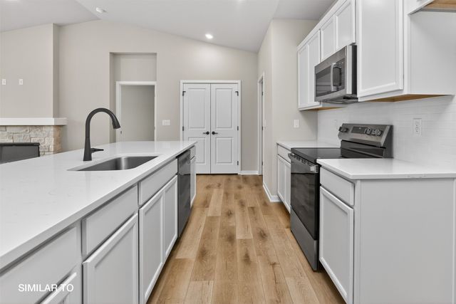 8137 Buckley Street, Johnston, IA 50131