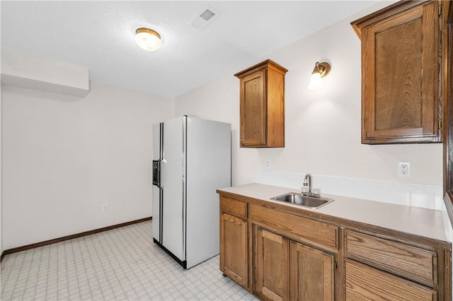 8 Cheviot Lane, Bella Vista, AR 72715