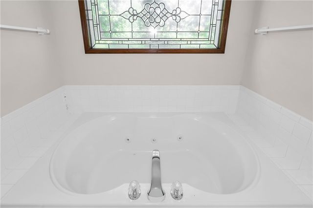 8 Cheviot Lane, Bella Vista, AR 72715