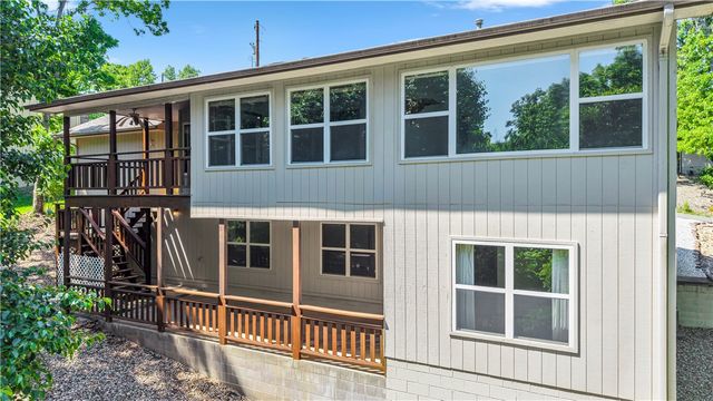 8 Cheviot Lane, Bella Vista, AR 72715