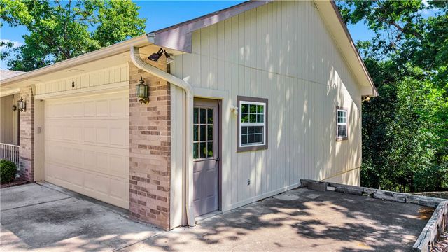 8 Cheviot Lane, Bella Vista, AR 72715