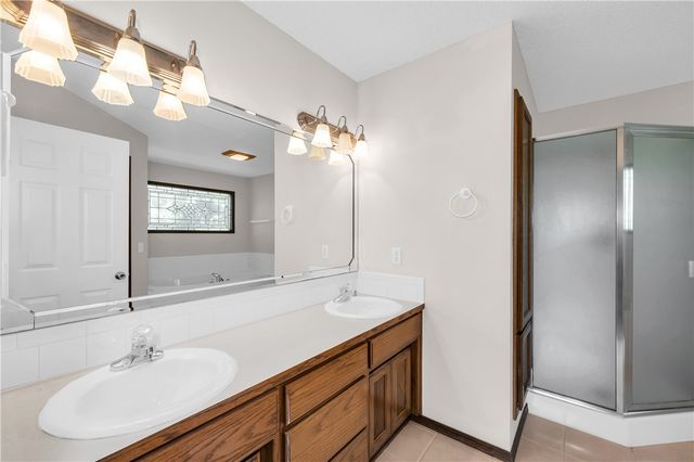 8 Cheviot Lane, Bella Vista, AR 72715