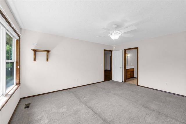 8 Cheviot Lane, Bella Vista, AR 72715