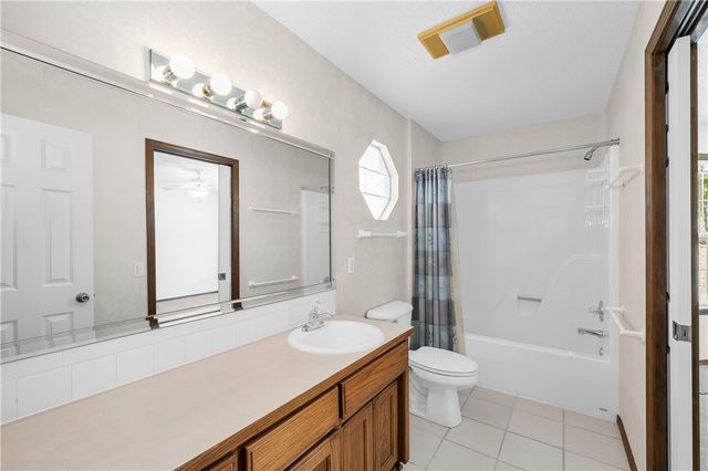 8 Cheviot Lane, Bella Vista, AR 72715