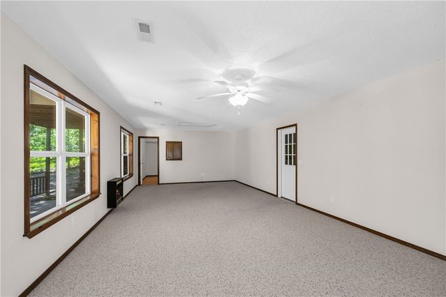 8 Cheviot Lane, Bella Vista, AR 72715