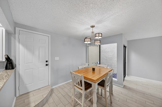 1202 W Scharbauer Dr, Midland, TX 79705