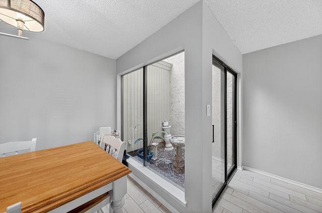 1202 W Scharbauer Dr, Midland, TX 79705