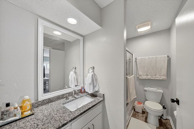 1202 W Scharbauer Dr, Midland, TX 79705