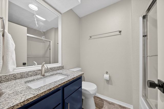 1202 W Scharbauer Dr, Midland, TX 79705