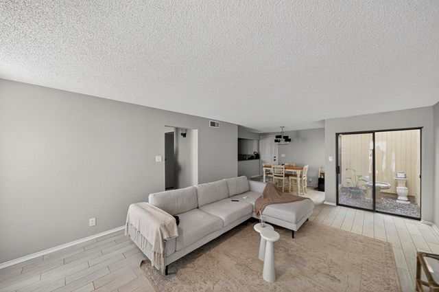 1202 W Scharbauer Dr, Midland, TX 79705