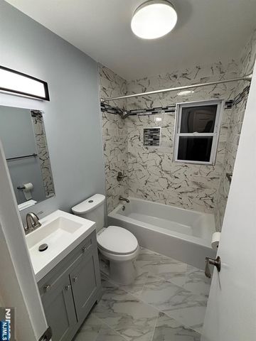 47 COOPER Street, Bergenfield, NJ 07621