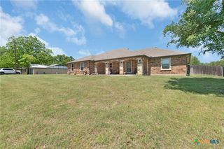 7 Deb Lynn Avenue, Lampasas, TX 76550