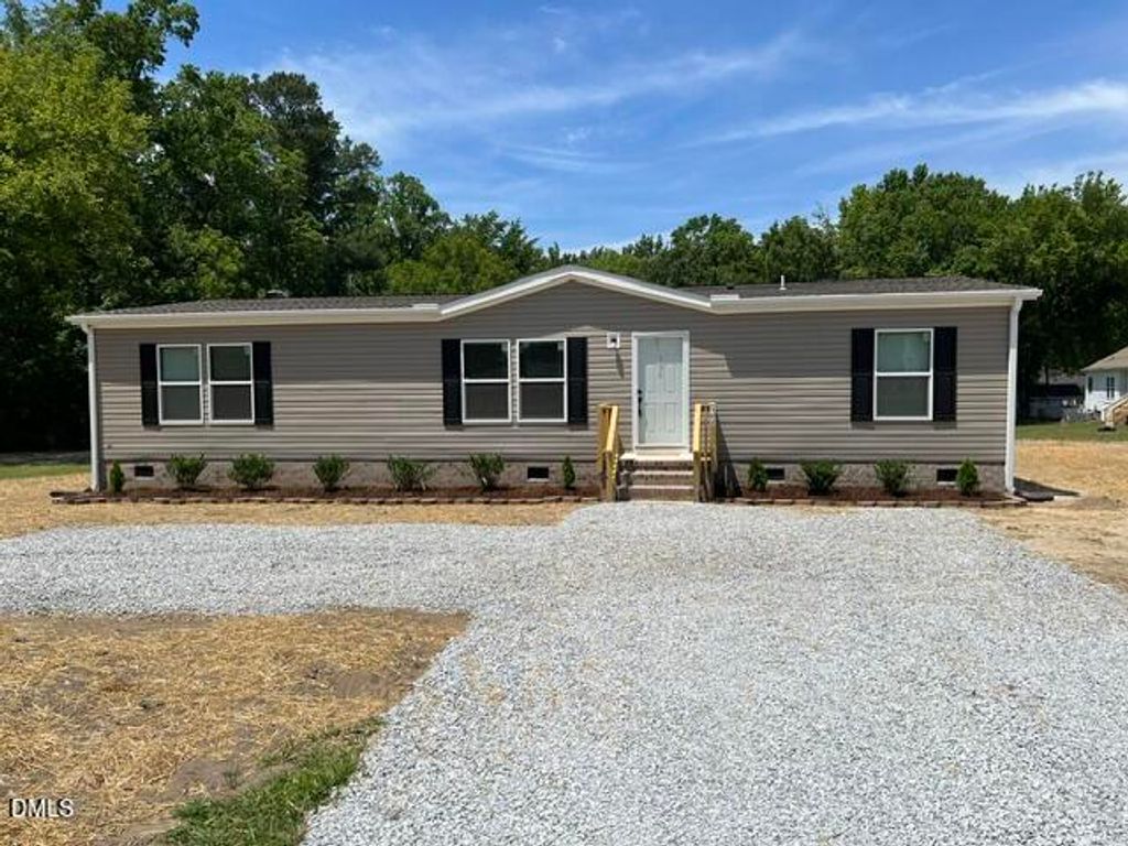 102 Endridge Lane, Wilsons Mills, NC 27527