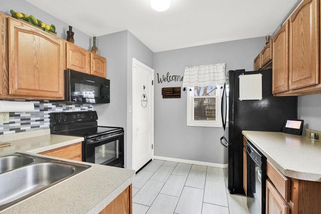 1013 Pearl STREET, Waukesha, WI 53186
