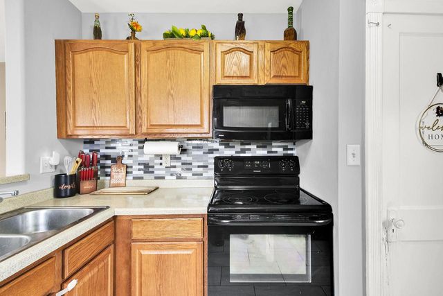 1013 Pearl STREET, Waukesha, WI 53186
