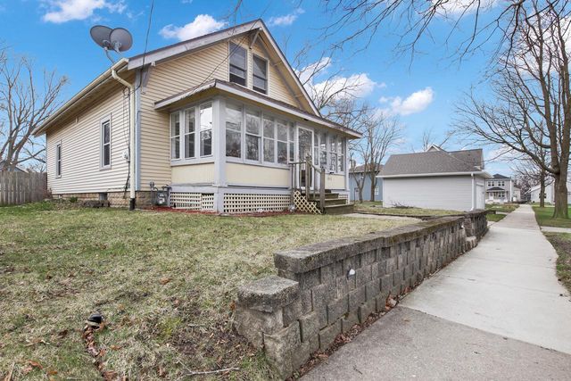 1013 Pearl STREET, Waukesha, WI 53186