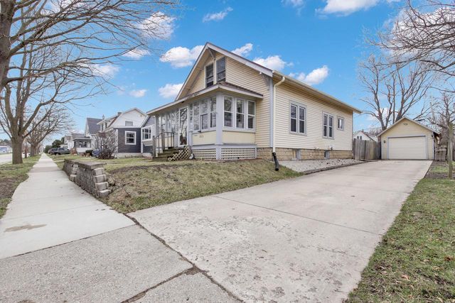 1013 Pearl STREET, Waukesha, WI 53186