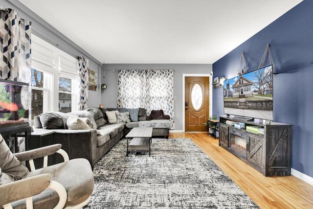 1013 Pearl STREET, Waukesha, WI 53186