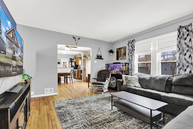 1013 Pearl STREET, Waukesha, WI 53186
