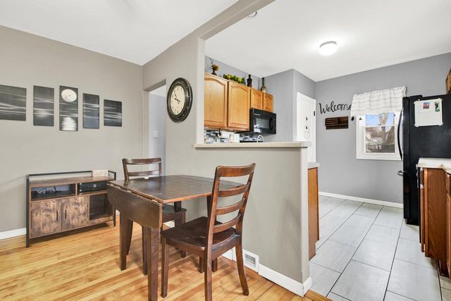 1013 Pearl STREET, Waukesha, WI 53186