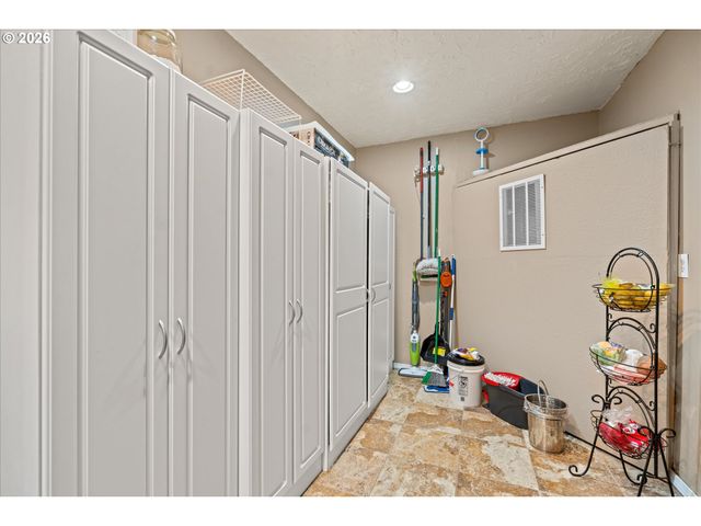 9505 Nw 21ST Ave, Vancouver, WA 98665