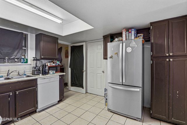 1530 Common Drive 2, El Paso, TX 79936