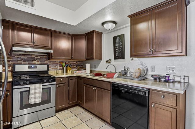 1530 Common Drive 2, El Paso, TX 79936