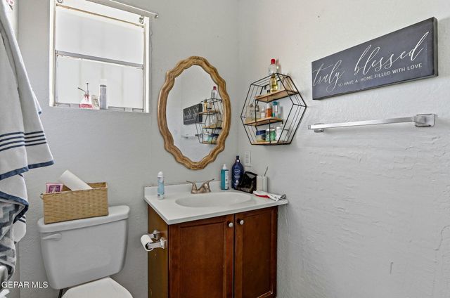 1530 Common Drive 2, El Paso, TX 79936