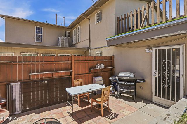 1530 Common Drive 2, El Paso, TX 79936