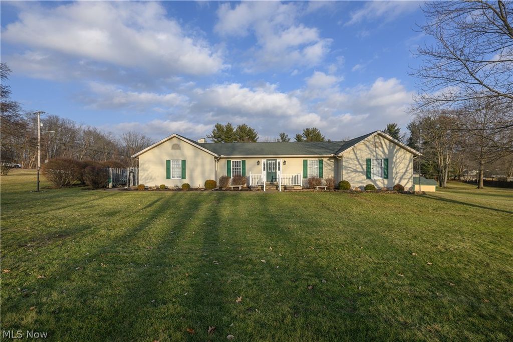 6840 Akron Avenue NW, Canal Fulton, OH 44614