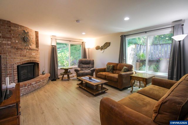 1183 Karen Wy NW, Salem, OR 97304