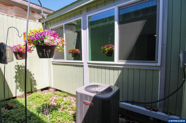 1183 Karen Wy NW, Salem, OR 97304