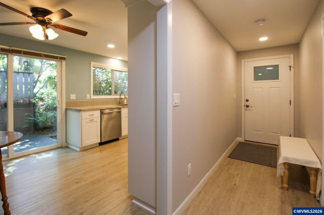 1183 Karen Wy NW, Salem, OR 97304