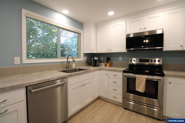 1183 Karen Wy NW, Salem, OR 97304