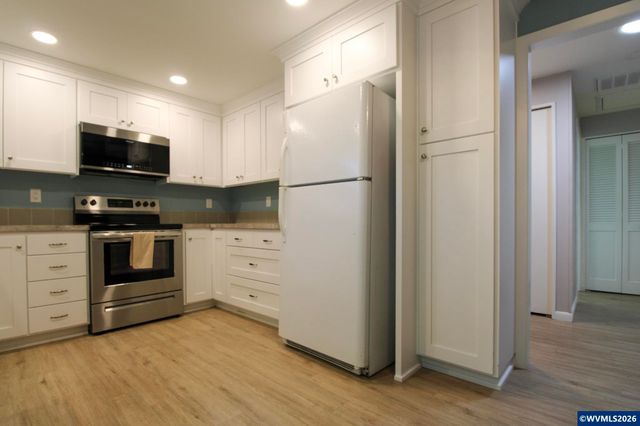 1183 Karen Wy NW, Salem, OR 97304