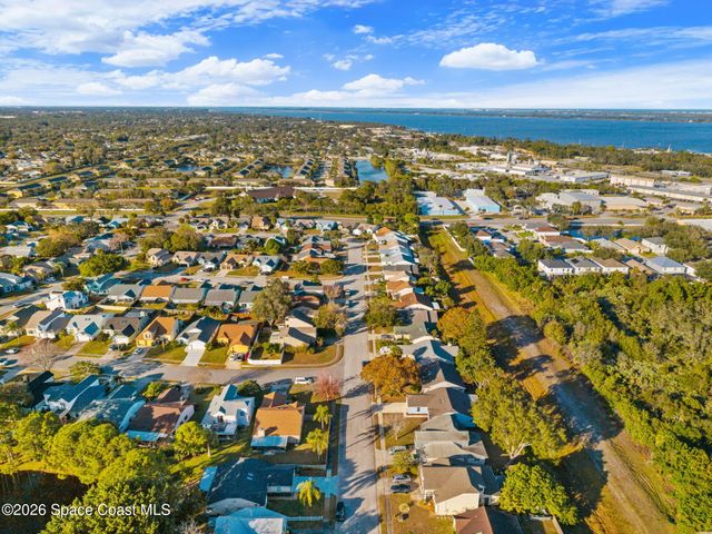 1756 Clover Circle W, Melbourne, FL 32935