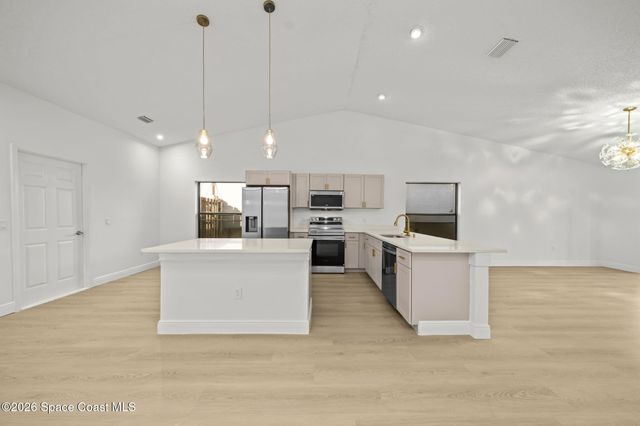 1756 Clover Circle W, Melbourne, FL 32935