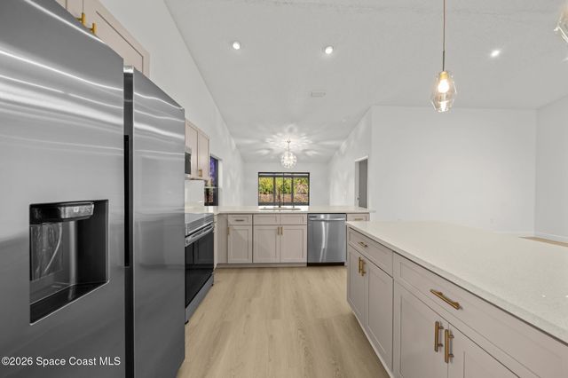 1756 Clover Circle W, Melbourne, FL 32935