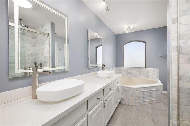 2427 E 5th Street, Mission, TX 78572