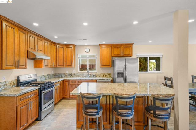 724 Lockwood Dr., Vallejo, CA 94591